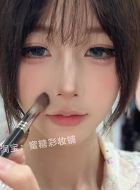 我愿封为zui牛高光刷！T10三角熨斗刷面部提亮软毛法令纹泪沟遮瑕