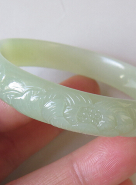 天然雕花手镯内径新疆和田玉