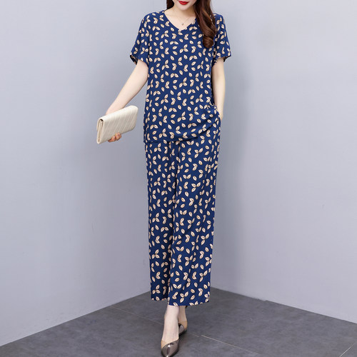 中老年妈妈夏装新款宽松短袖棉绸两件套女时尚印花九分裤睡衣套装 - 图2