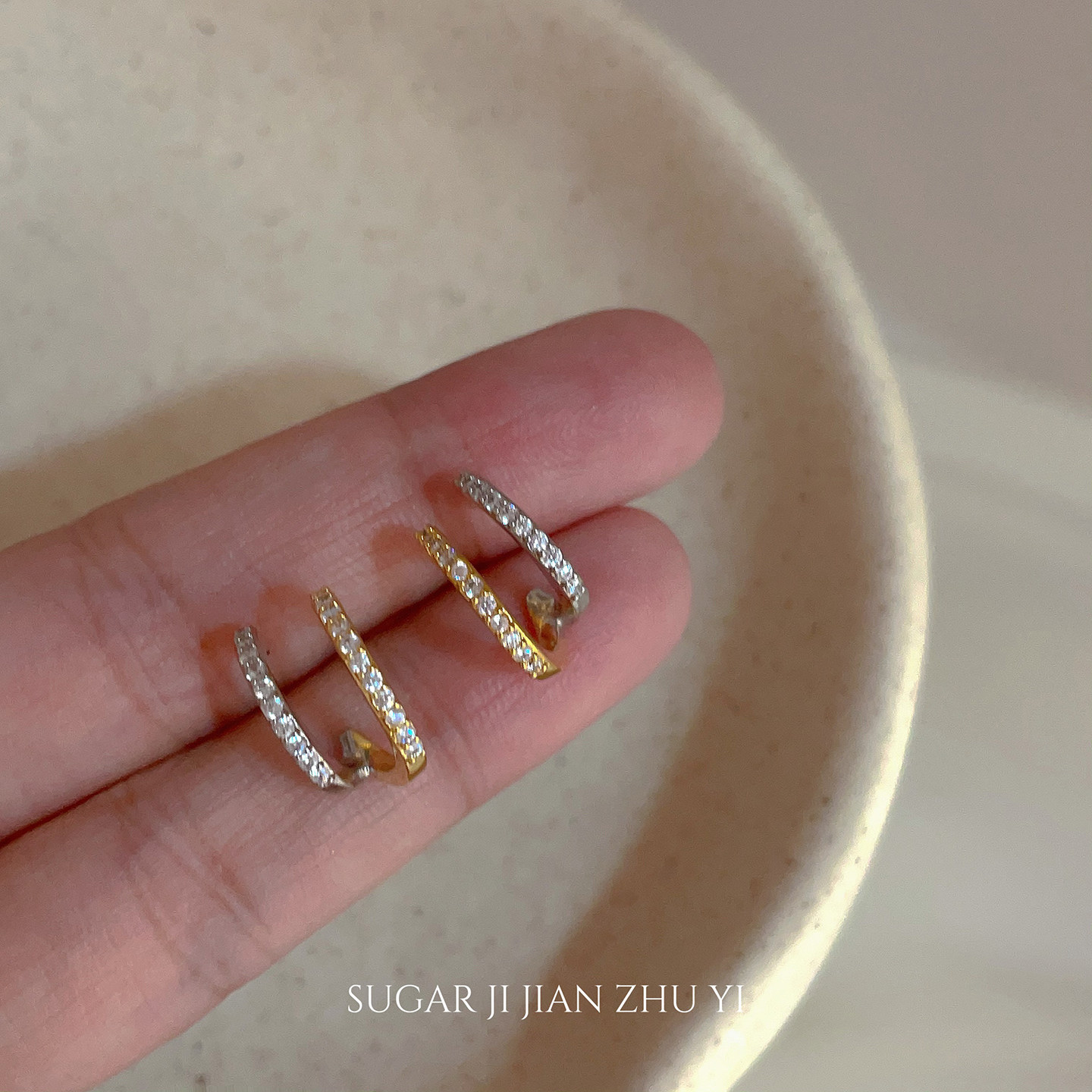金银撞色C圈锆石耳钉简约小众设计感高级冷淡风耳环女2026年新款,淘宝优惠券,粉丝福利购,淘宝优惠卷