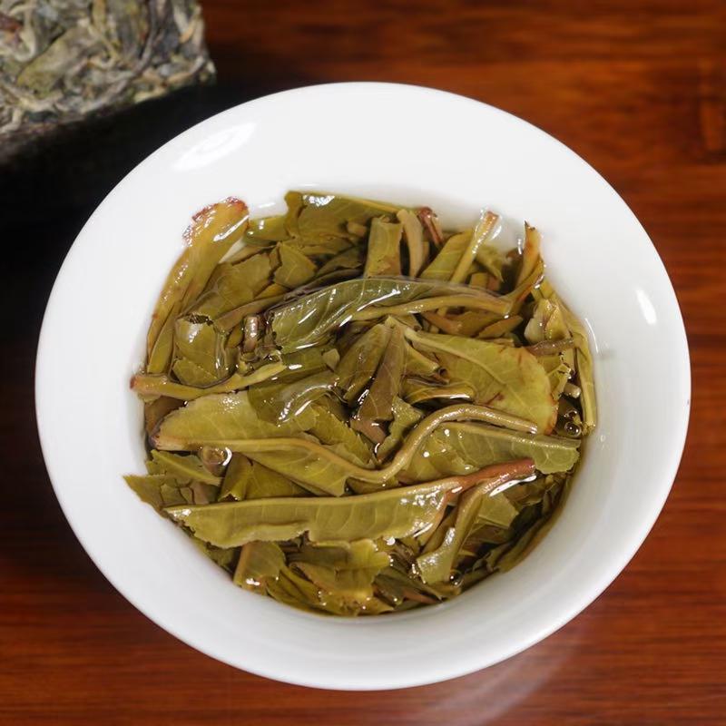 易武普洱茶生茶叶三合社古树春料七彩云南七子饼黄金叶5片整盒购