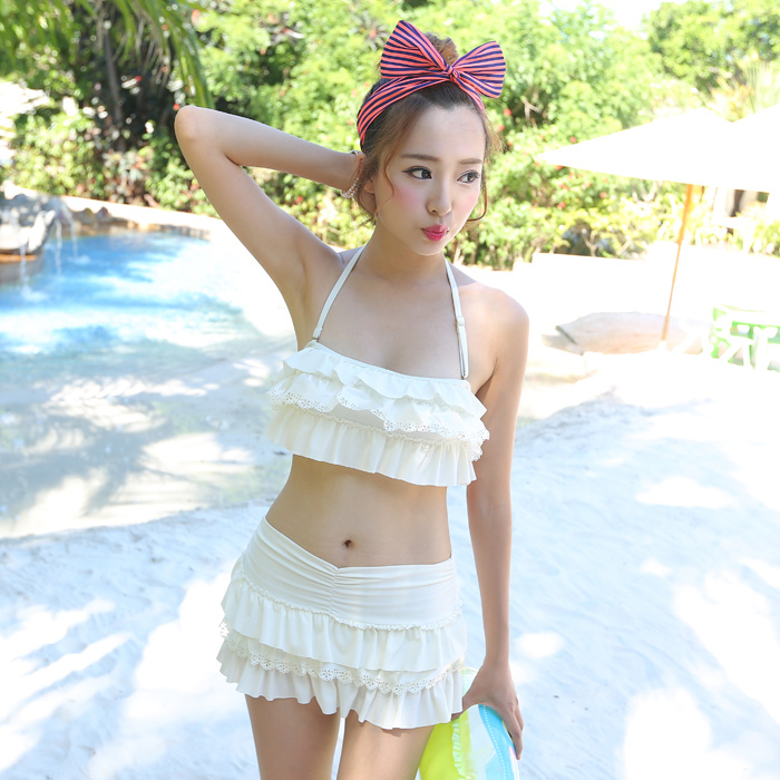韓國溫泉泳衣女bikini小胸聚攏鋼託裙式比基尼抹胸鏤空荷葉邊泳裝
