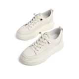 Свежие кроссовки для отдыха, белая обувь на платформе