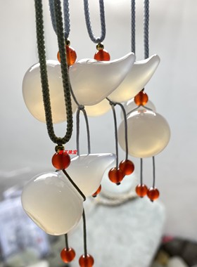 新款天然冰种玛瑙歪嘴葫芦吊坠玉髓毛衣链尖嘴葫芦俏色DIY车包挂