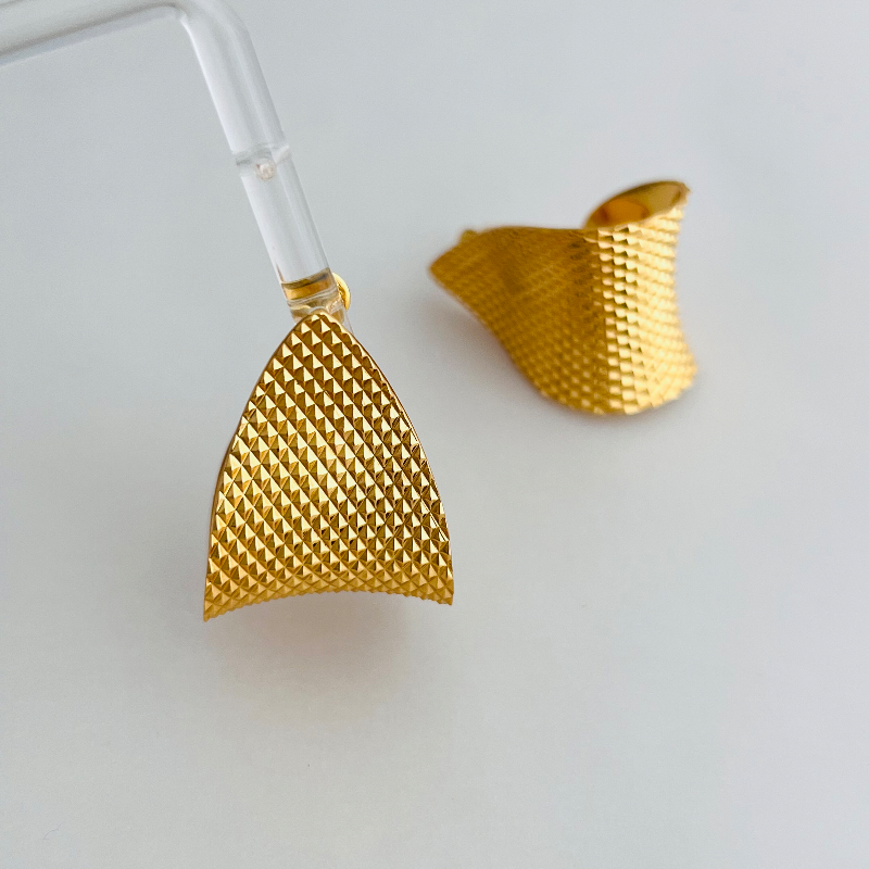 WZ&SILVER设计师款通体S925银镀铑金18K金浮光卷叶耳饰高级简约,淘宝优惠券,粉丝福利购,淘宝优惠卷