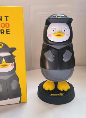 企鹅手手办公仔汽车桌面摆件