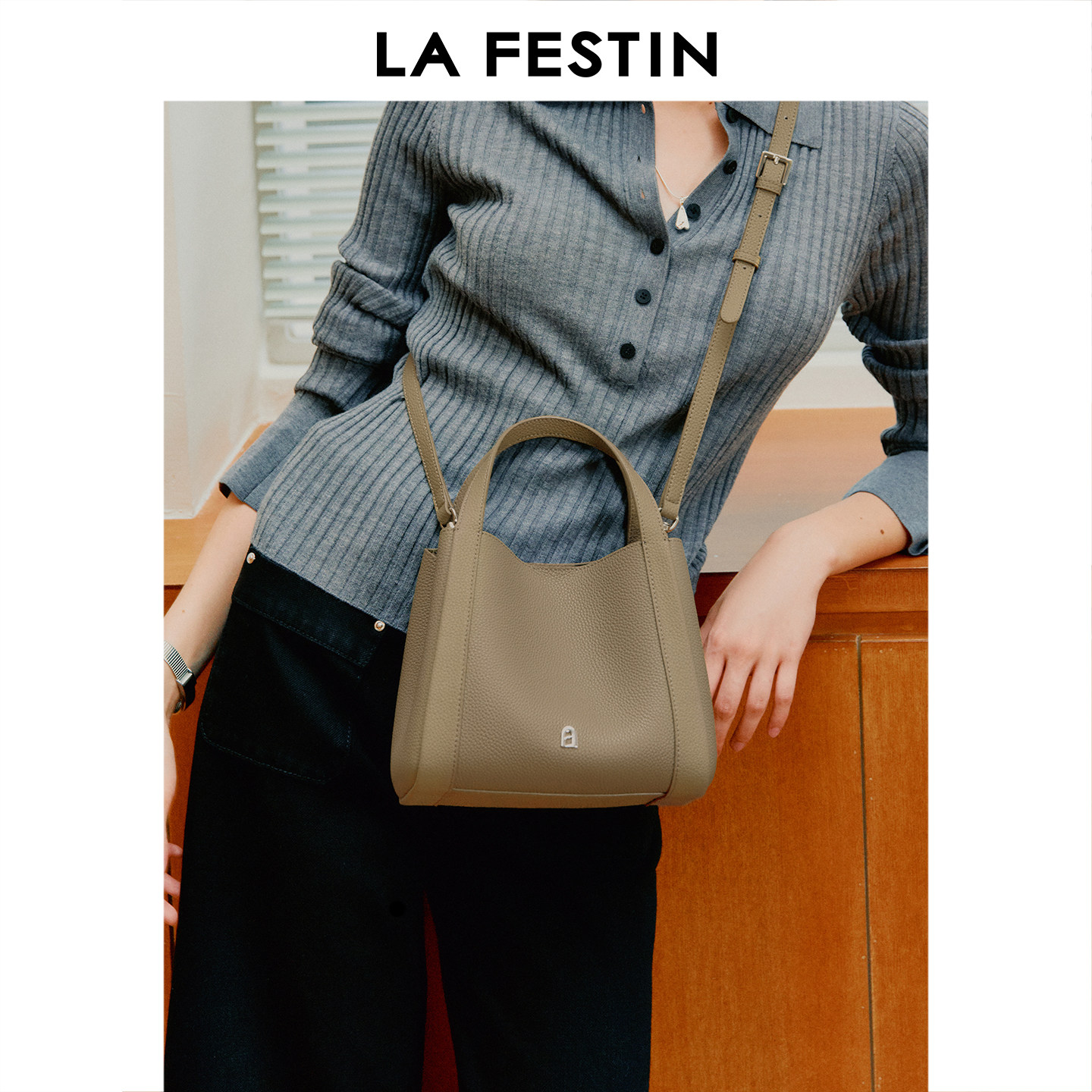 拉菲斯汀A字门水桶包2026新款秋冬头层牛皮斜挎女包手提菜篮子包,淘宝优惠券,粉丝福利购,淘宝优惠卷