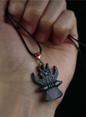 黑漆古天铁托甲皮壳多吉杵大鹏金翅鸟吊坠藏式包镶脖挂坠项坠颈饰