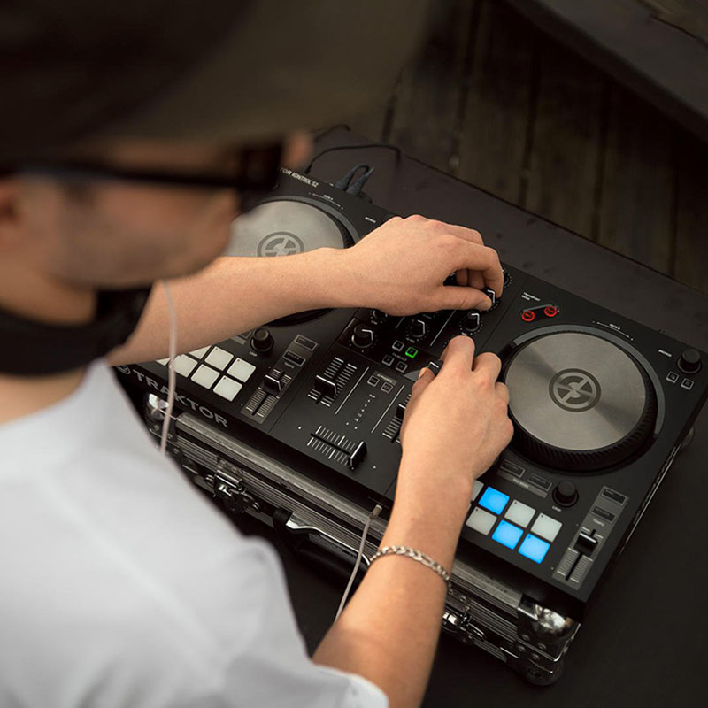 德国NI Traktor Kontrol S2 S3 S4 MK3 DJ控制器打碟机酒吧入门级 - 图1