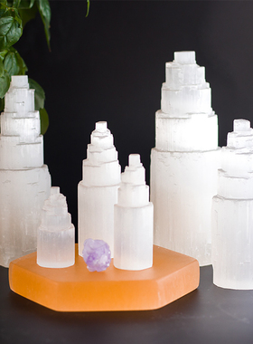 天然白色亚硒酸盐石膏塔