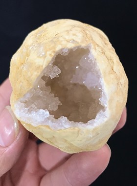 天然玛瑙白晶洞装饰白水晶