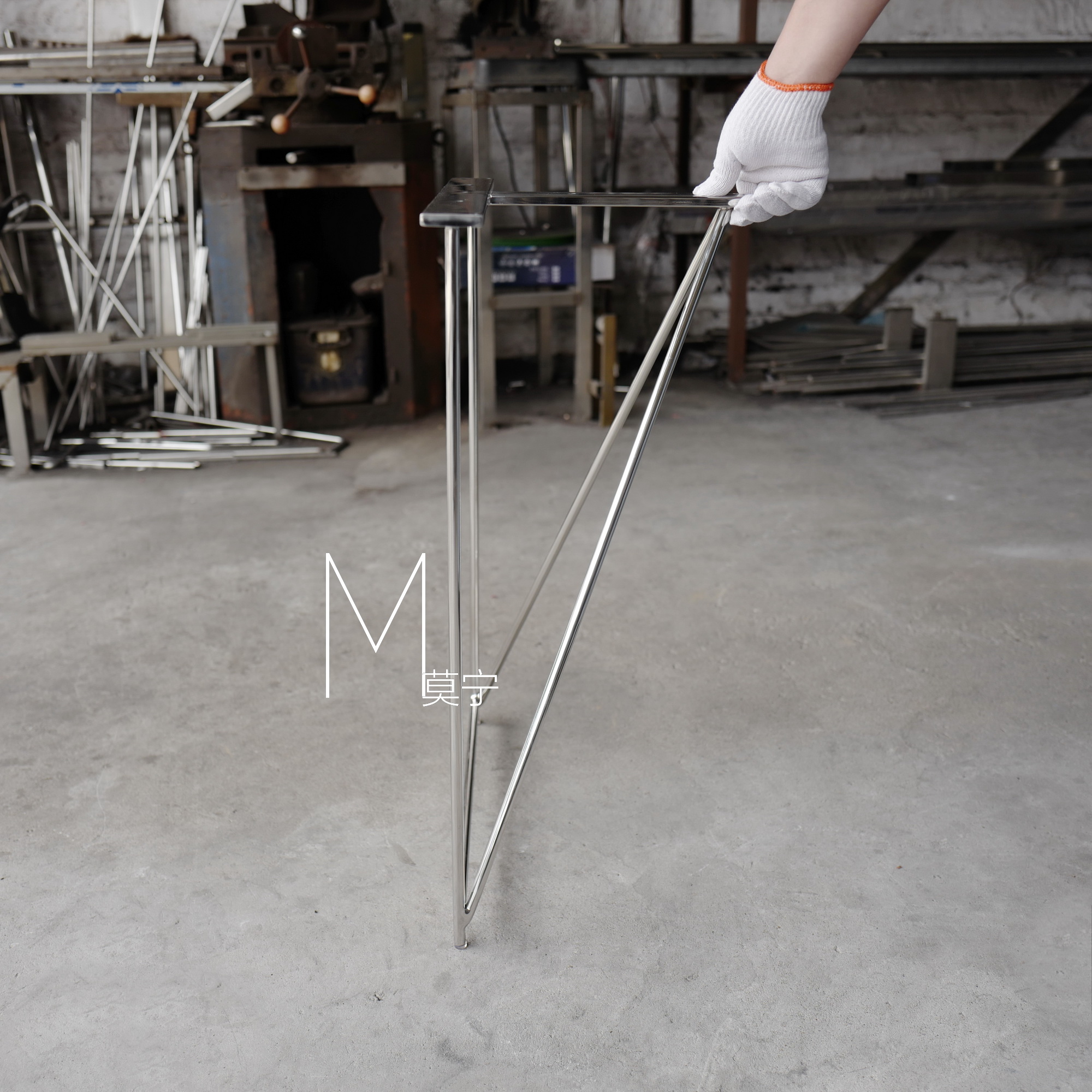 （包邮）简约强大支撑的线条桌腿 镜面不锈钢  莫宁桌腿  A143 - 图1