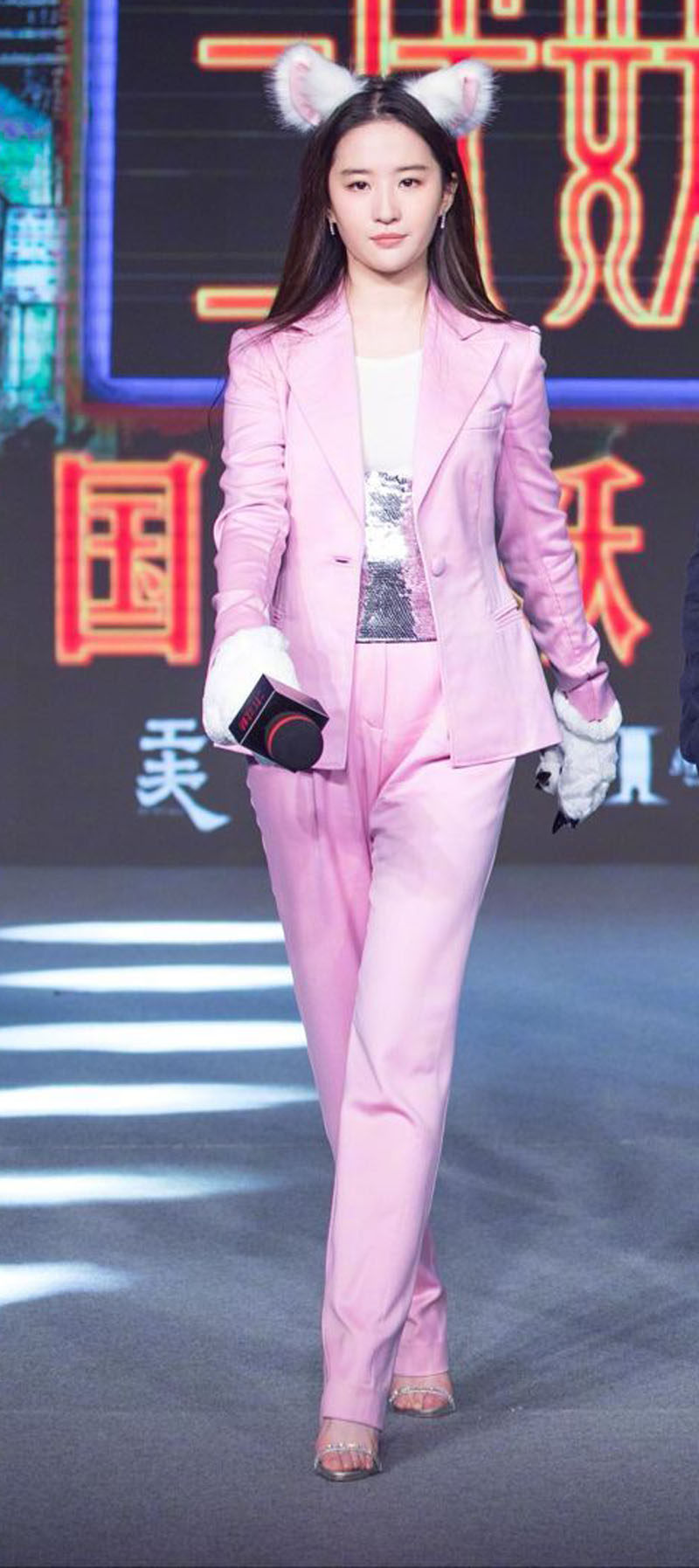 18年新款明星刘亦菲同款休闲时尚显瘦粉红色西装外套女小脚裤套装
