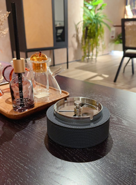 叙禾 Su Hearth 简约意式风格客厅卧室样板房防风可旋转烟灰缸