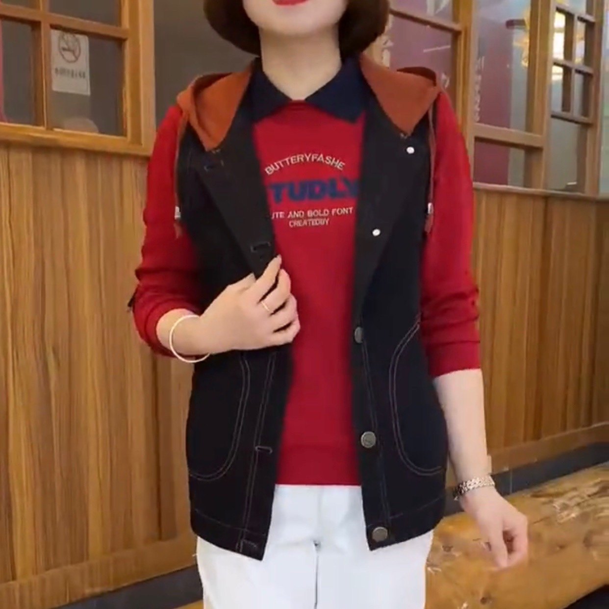 拼接连帽黑色牛仔马甲女士2025新款春秋宽松中年妈妈坎肩背心马夹,淘宝优惠券,粉丝福利购,淘宝优惠卷