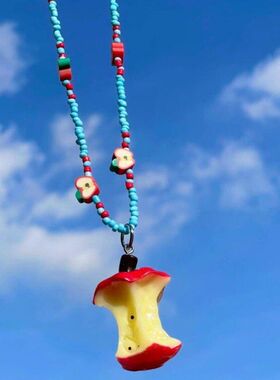 夏日多巴胺苹果核串珠彩色项链女2025春夏新款甜酷辣妹百搭锁骨链