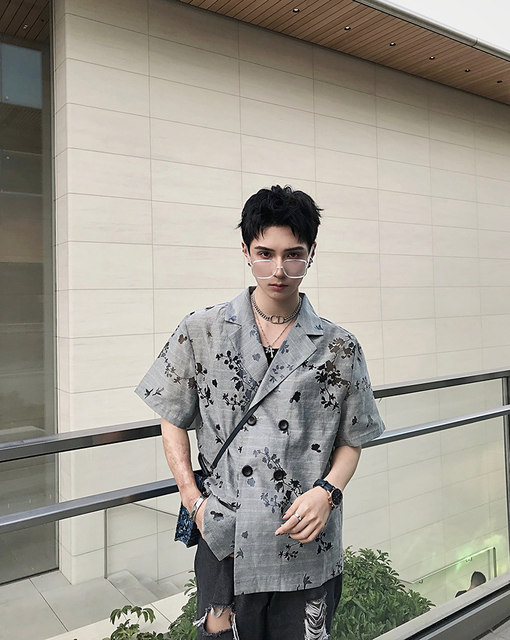 Yang Yifan ເສື້ອຍີ່ຫໍ້ trendy men's summer 2024 new style Korean style short-sleeved some casual shirt design