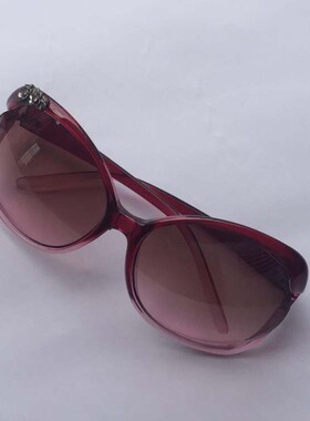 墨镜意大利时尚风镶钻女士太阳镜