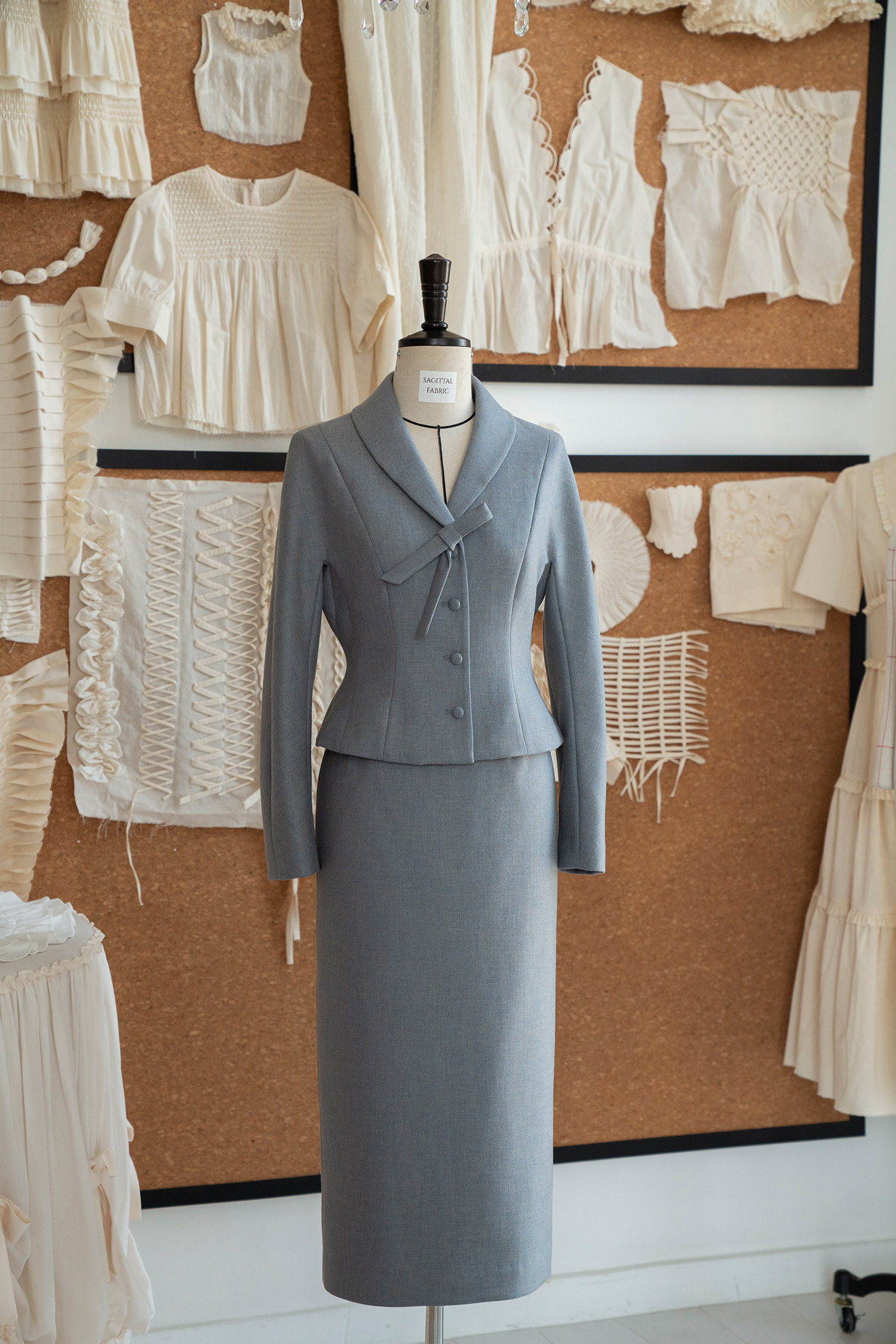 2025新款时尚套装女高级感气质通勤高端西装毛呢外套半身裙两件套,淘宝优惠券,粉丝福利购,淘宝优惠卷