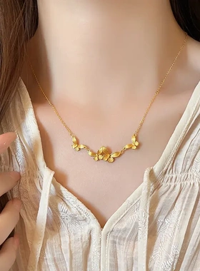 法式金色蝴蝶项链新款小众设计轻奢高级感锁骨链气质时尚百搭项饰