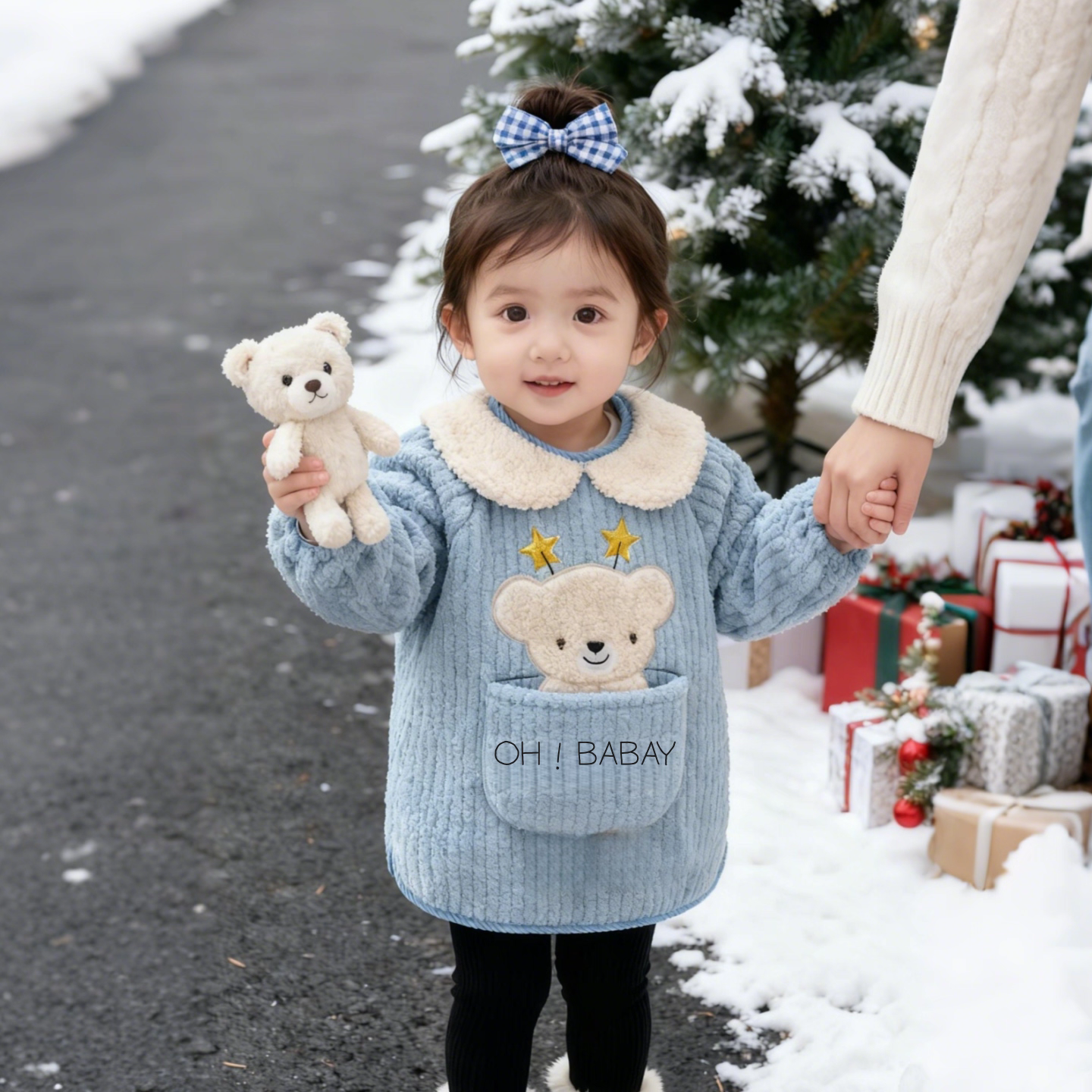 Thickened waterproof apron for baby girl with fleece cover