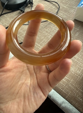 51口蜜糖玛瑙手镯