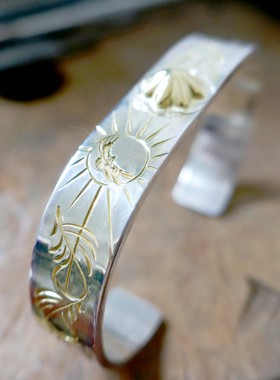 独立品牌复古太阳唐草金花手镯