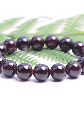 如鸿石榴石酒红色手串