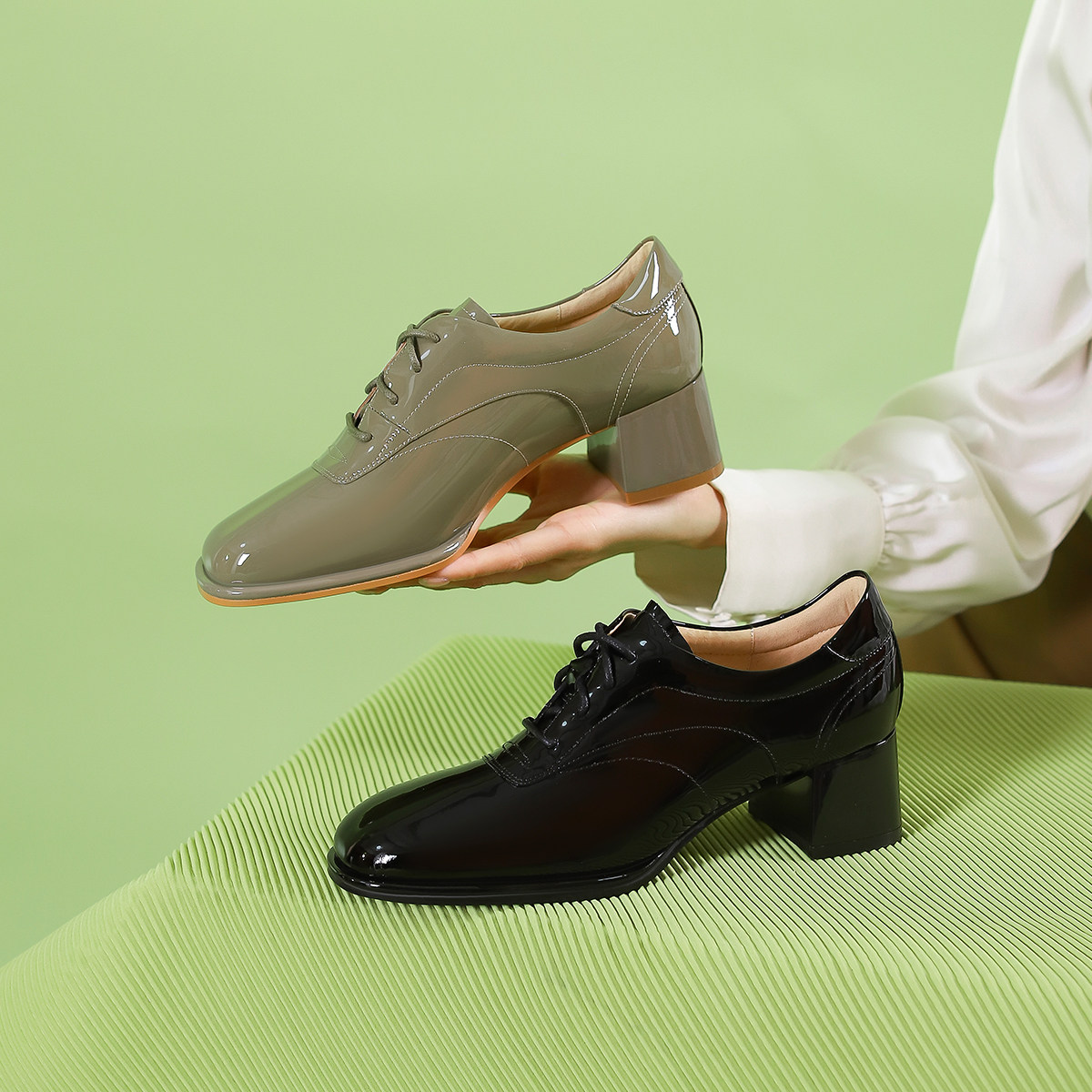 哈森粗跟亮面小皮鞋女新款踝靴英伦系带深口单鞋HS247108,淘宝优惠券,粉丝福利购,淘宝优惠卷