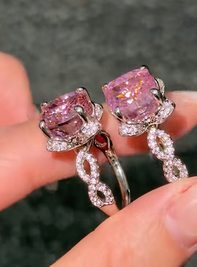 柔柔重工冰糖粉色戒指时尚轻奢高级感食指戒精致指环礼物盒造型