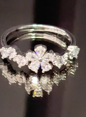 米果柏林情书清冷感小花朵戒指温柔气质指环时尚轻奢高级感食指戒