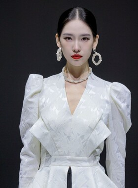 AMANO Wang手工编织银色编织圈耳环