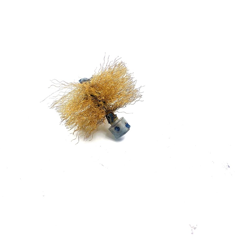 Urine alkali descaling brush and dredging machine to clear the toilet and brush urine alkali