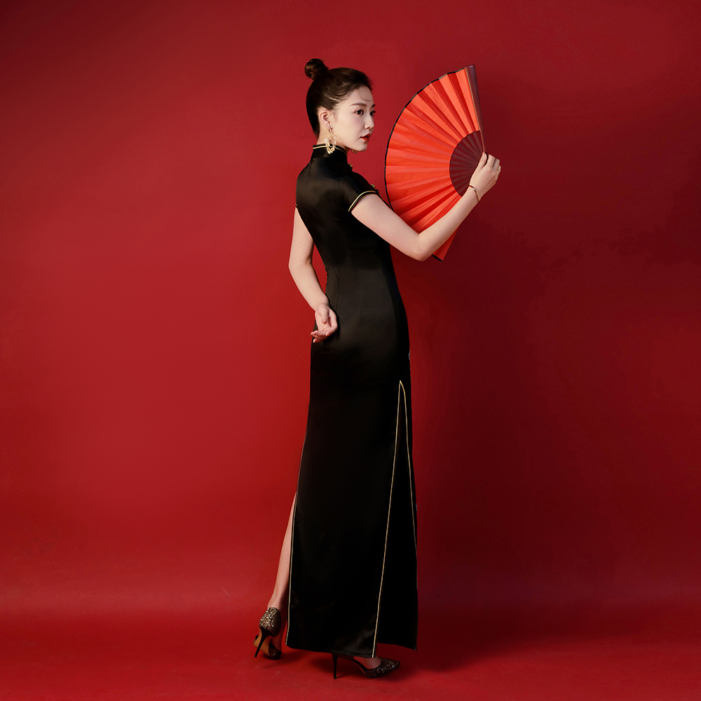 Phoenix, Chinese cheongsam, mannequin head, 12 years, Chinese style, with embroidery Phoenix, Chinese cheongsam, mannequin head, 12 years, Chinese style, with embroidery