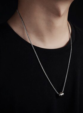 钛钢个性圆柱小蛮腰项链男简约光面休闲风锁骨链女百搭高级感配饰