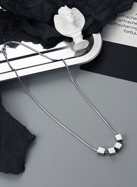 方块项链男小众时尚潮流轻奢毛衣链设计高级感简约风男士帅气配饰