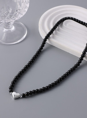 新款爱心扣个性高级感颈链甜酷小众黑色水晶串珠项链简约风锁骨链