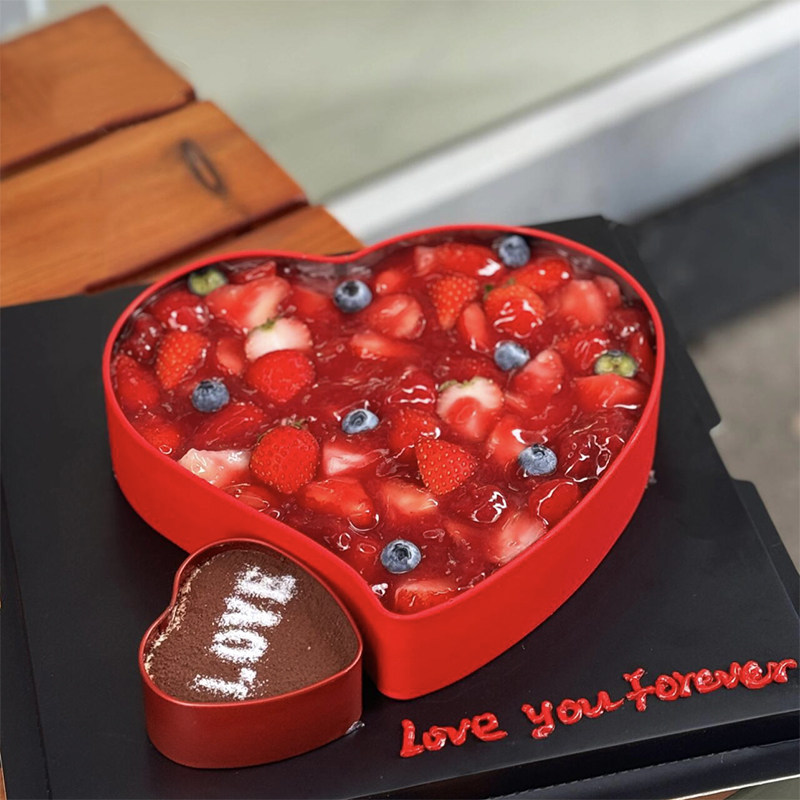 2025情人节装饰大小爱心马口铁盒草莓蛋糕提拉米苏包装盒子蜡烛