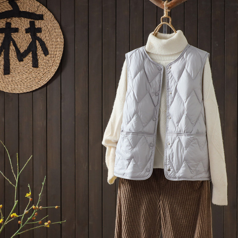 90白鸭绒轻薄羽绒马甲女短款2025秋冬新款羽绒坎肩背心圆领外套潮,淘宝优惠券,粉丝福利购,淘宝优惠卷