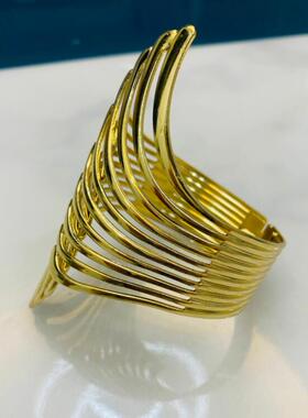 夸张羽翼手环时尚舞台风百搭饰品