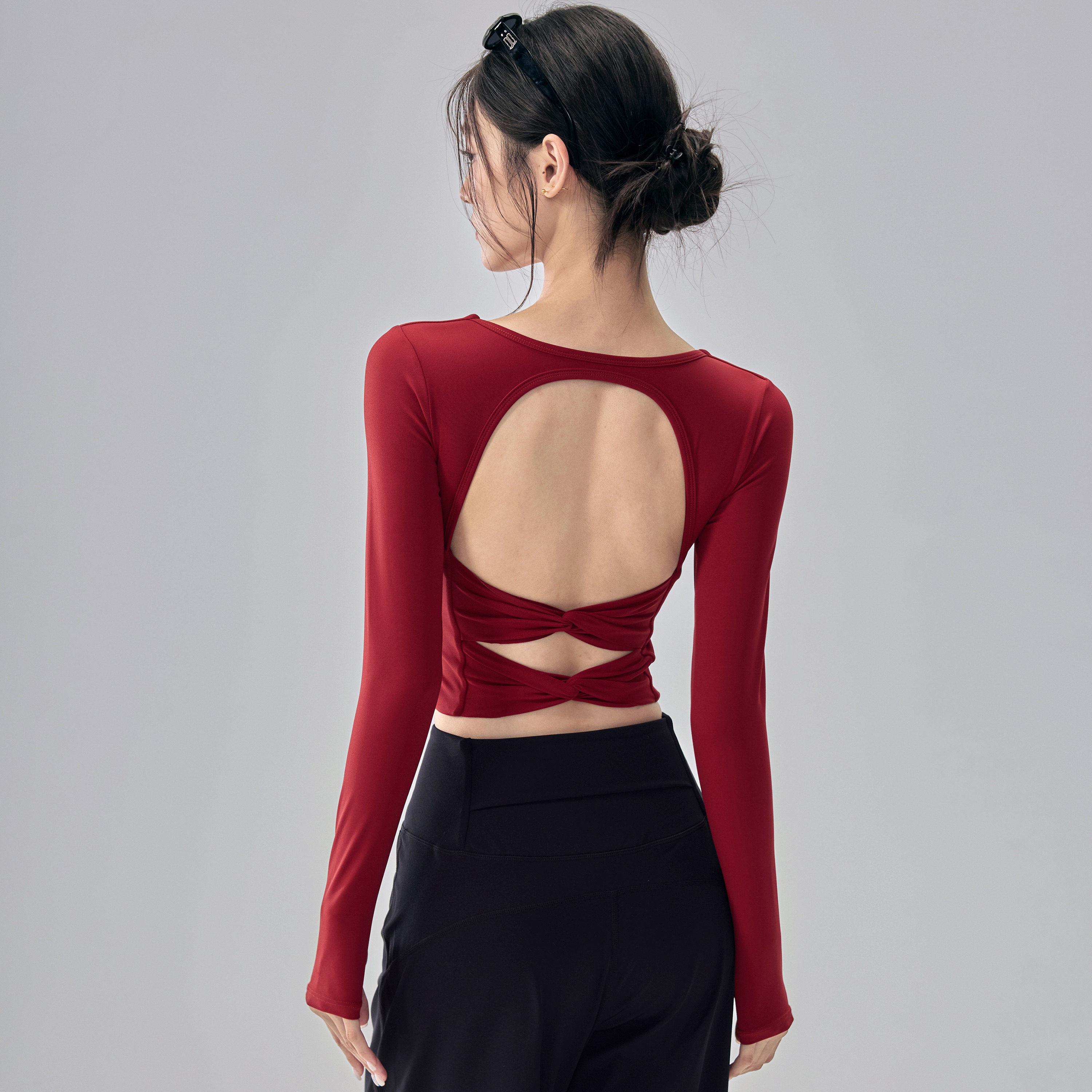 健身女孩带胸垫瑜伽服长袖新年红美背普拉提训练短款修身运动上衣,淘宝优惠券,粉丝福利购,淘宝优惠卷