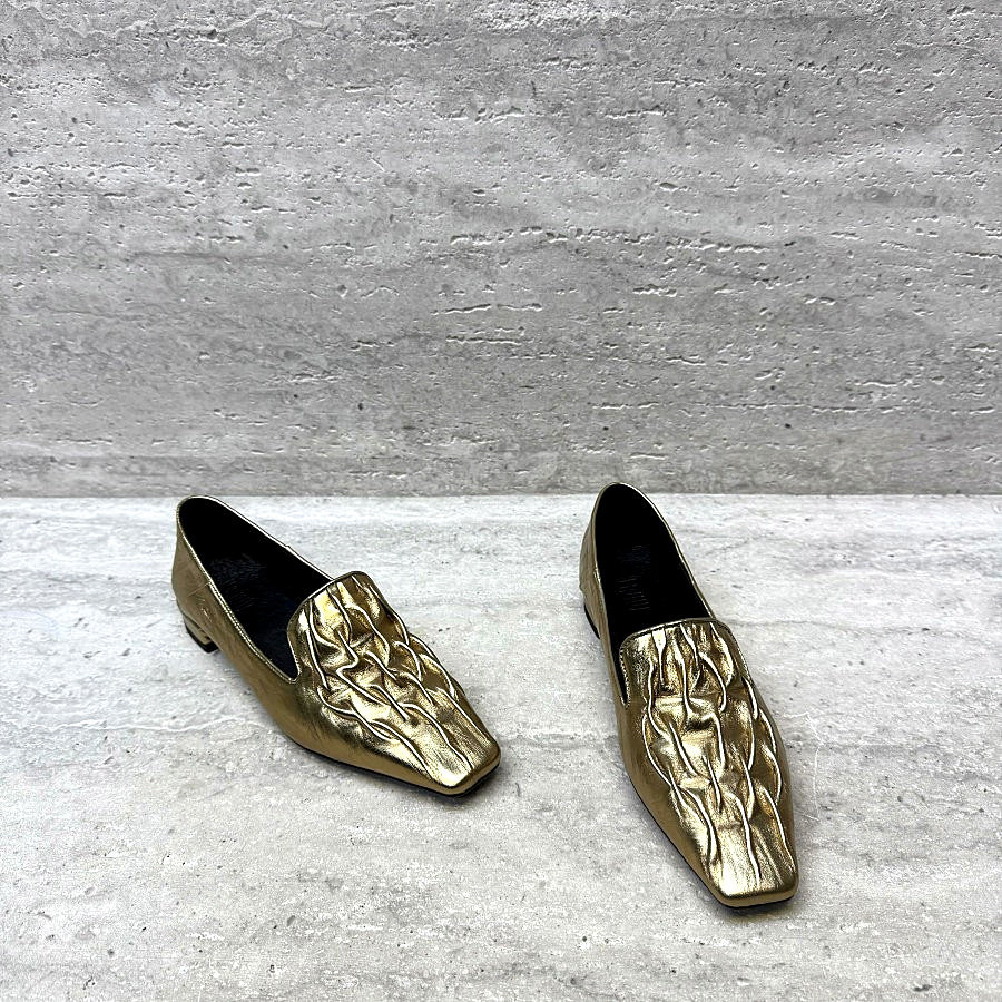 欧洲站真皮女鞋2026春新款方头褶皱乐福鞋单鞋一脚蹬懒人小皮鞋,淘宝优惠券,粉丝福利购,淘宝优惠卷