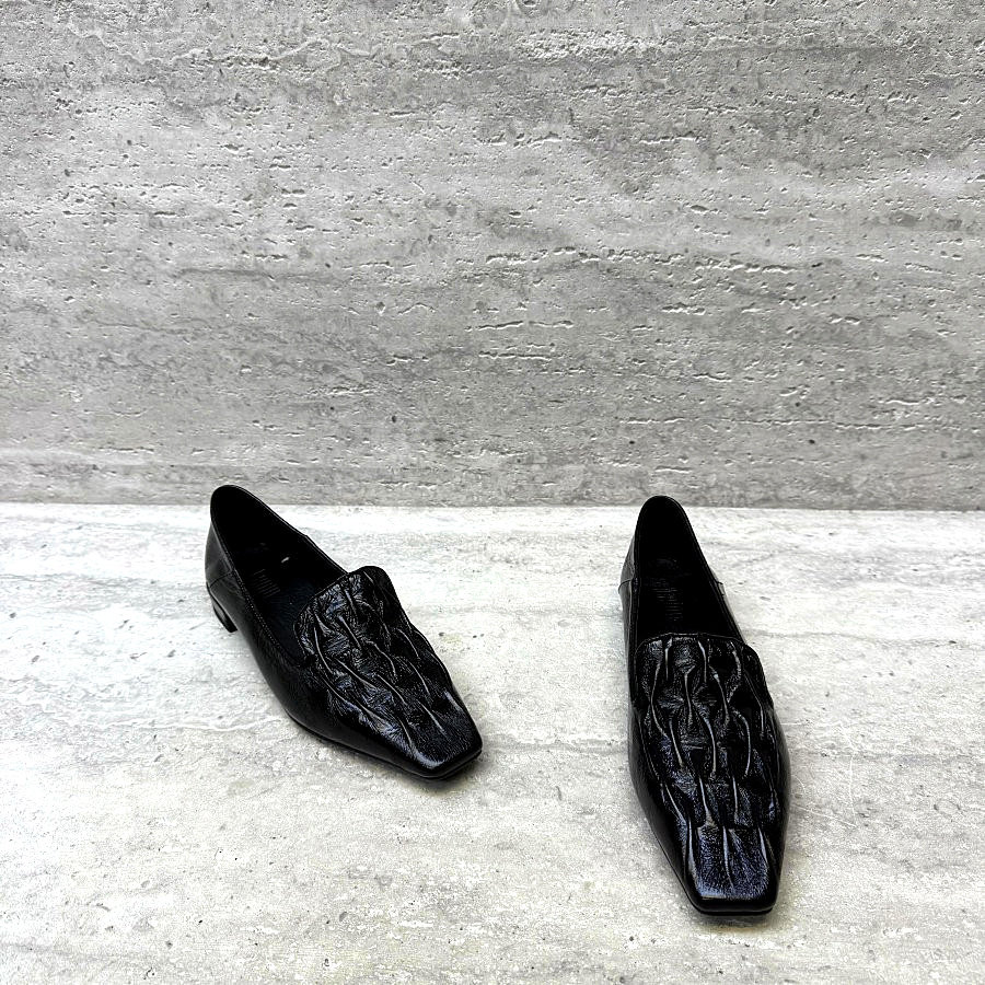 欧洲站真皮女鞋2026春新款方头褶皱乐福鞋单鞋一脚蹬懒人小皮鞋,淘宝优惠券,粉丝福利购,淘宝优惠卷