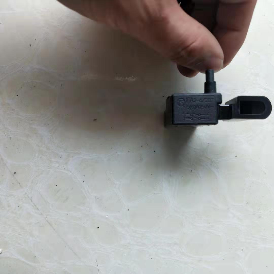 正品东成DCA切割机ZIE-FF02/04/05-110云石机开关配件东城4100 - 图2