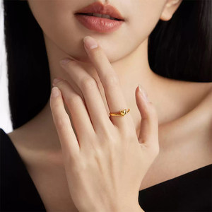 周大福爆闪爱心足金黄金钻石造型戒指女计价EOF1534求婚戒指礼物