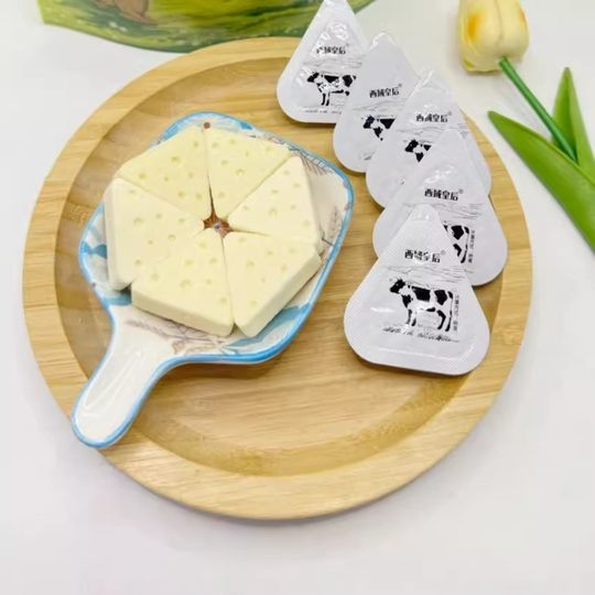 顺丰包邮西域皇后三角芝士奶块再制奶酪500g新疆特产儿童小零食
