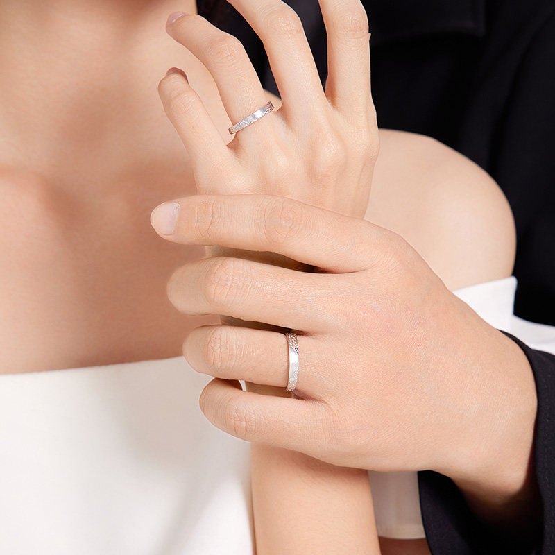 六桂福珠宝S925银戒指一对情侣开活口对戒男款新年礼物送女友,淘宝优惠券,粉丝福利购,淘宝优惠卷