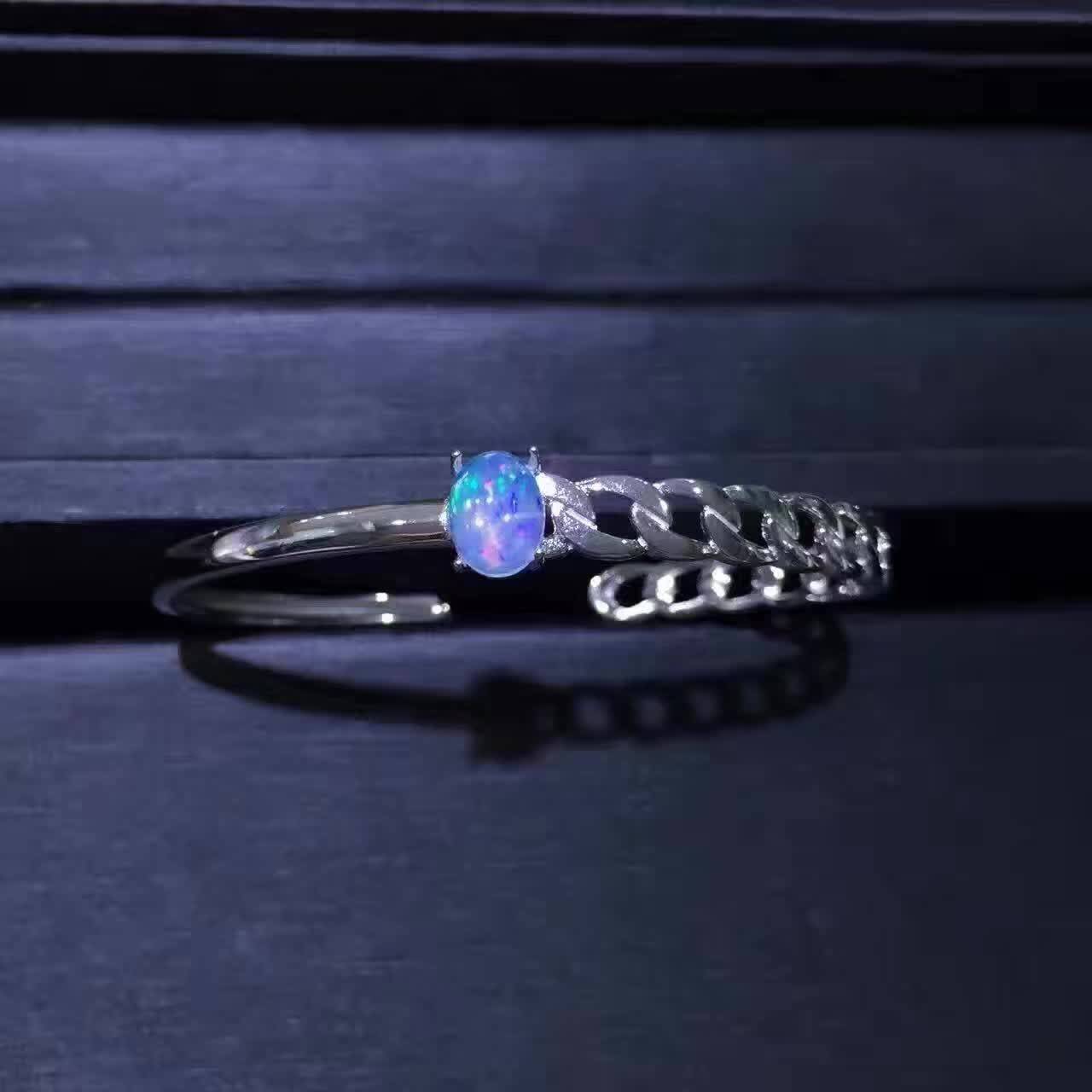 925玫瑰金镶嵌欧泊裸石活彩主手镯 凰丽尔手链