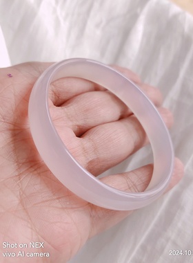 瘦女生佩戴云海石手镯纯净感纯洁高档手镯女内径54MM