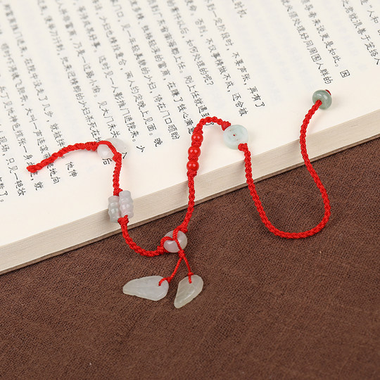 Modelo de niñas súper delgadas con cuerda roja de Jade Natural de estilo antiguo